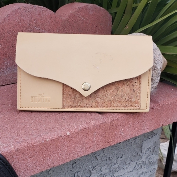HILMYNA‎ Clutch Wallet - Picture 5 of 10